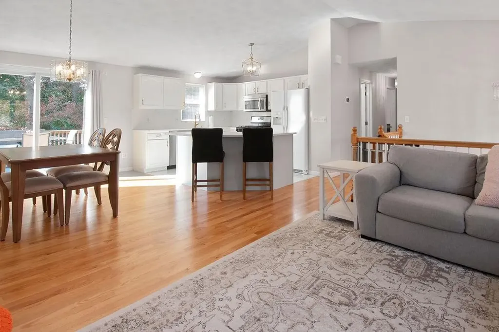 22 Mia Court Warwick RI 02886