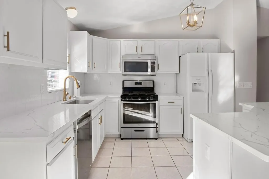 22 Mia Court Warwick RI 02886
