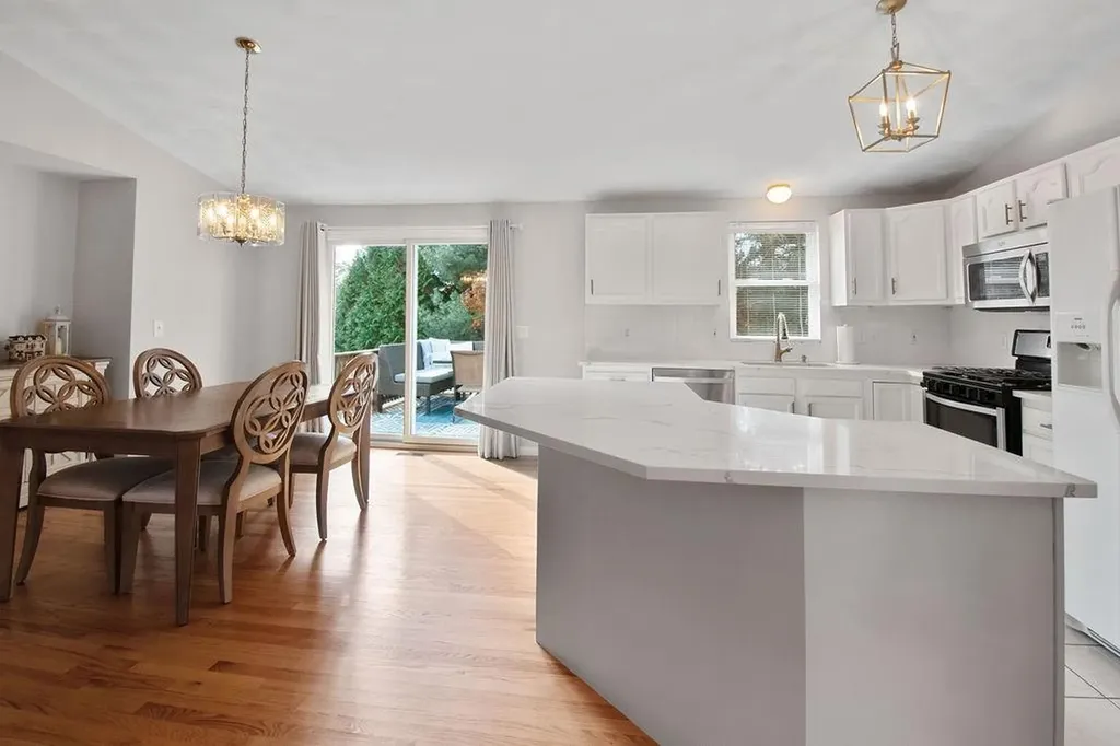 22 Mia Court Warwick RI 02886