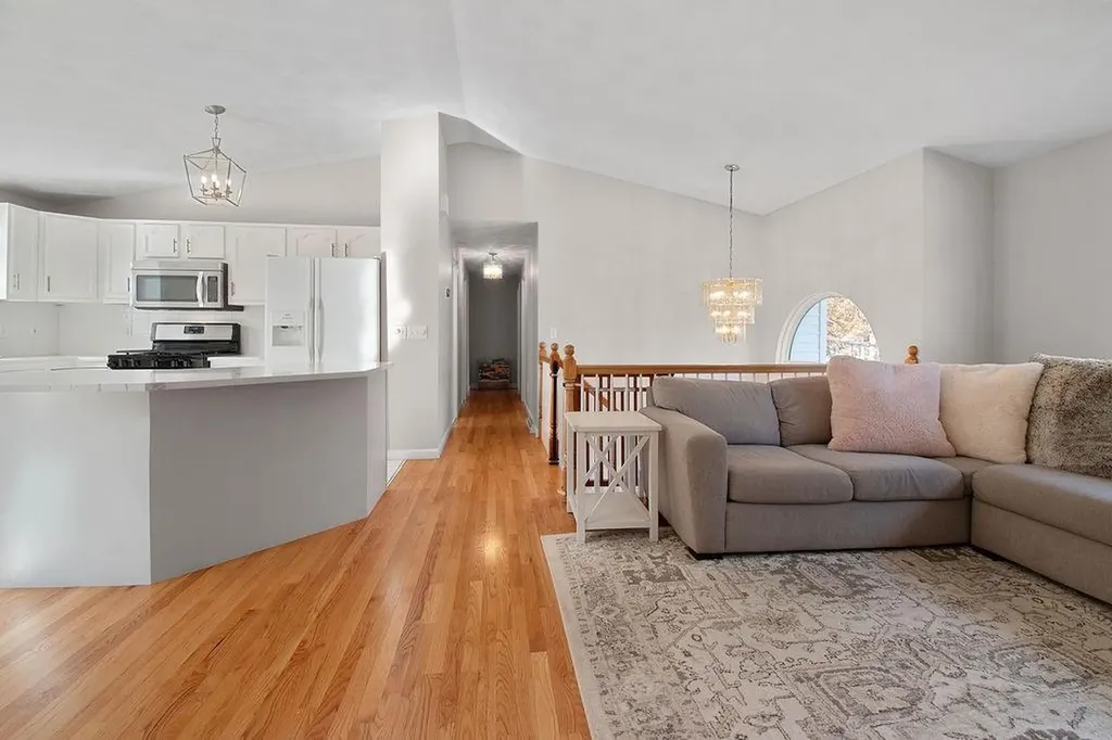 22 Mia Court Warwick RI 02886