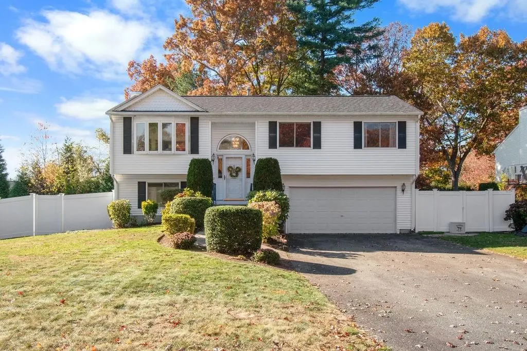 22 Mia Court Warwick RI 02886