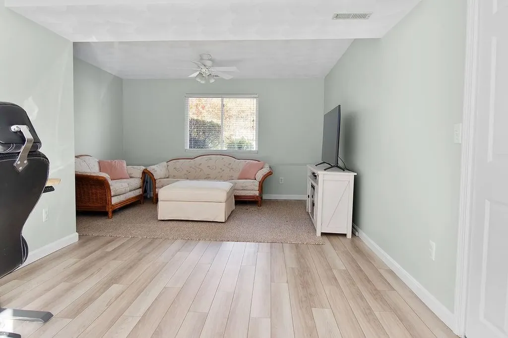 22 Mia Court Warwick RI 02886