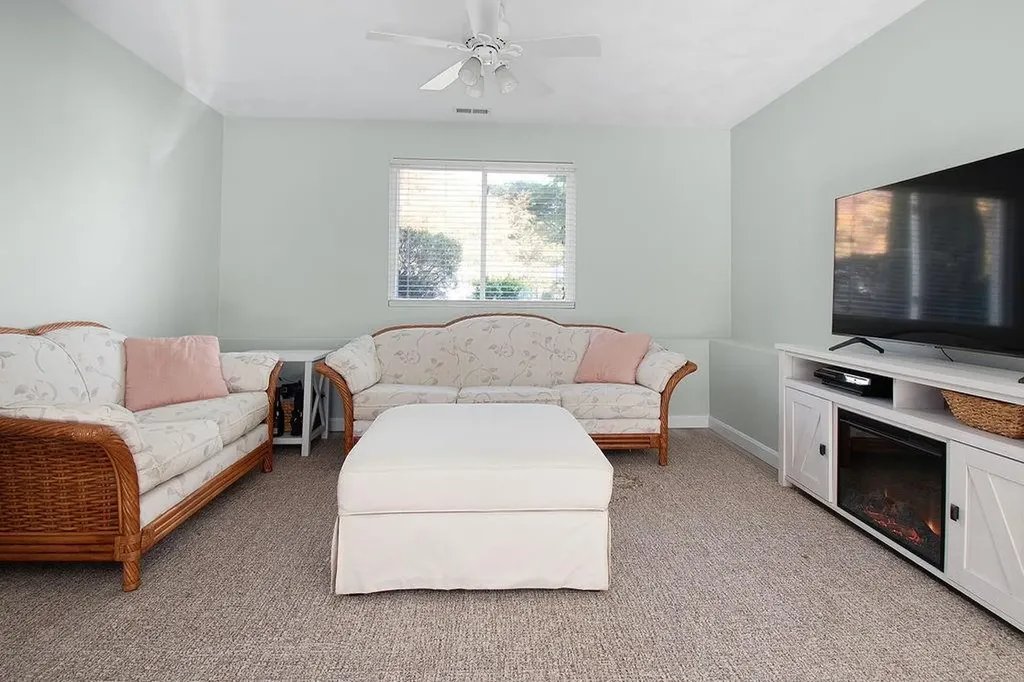22 Mia Court Warwick RI 02886
