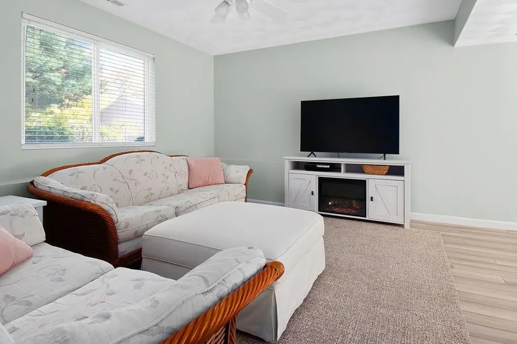 22 Mia Court Warwick RI 02886