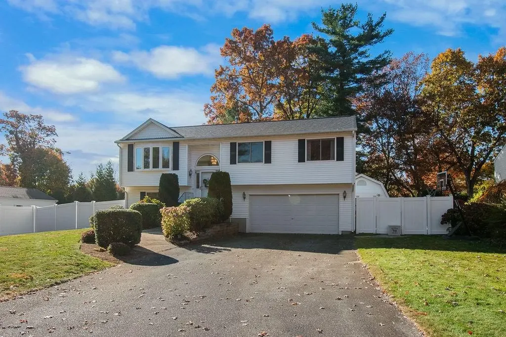 22 Mia Court Warwick RI 02886