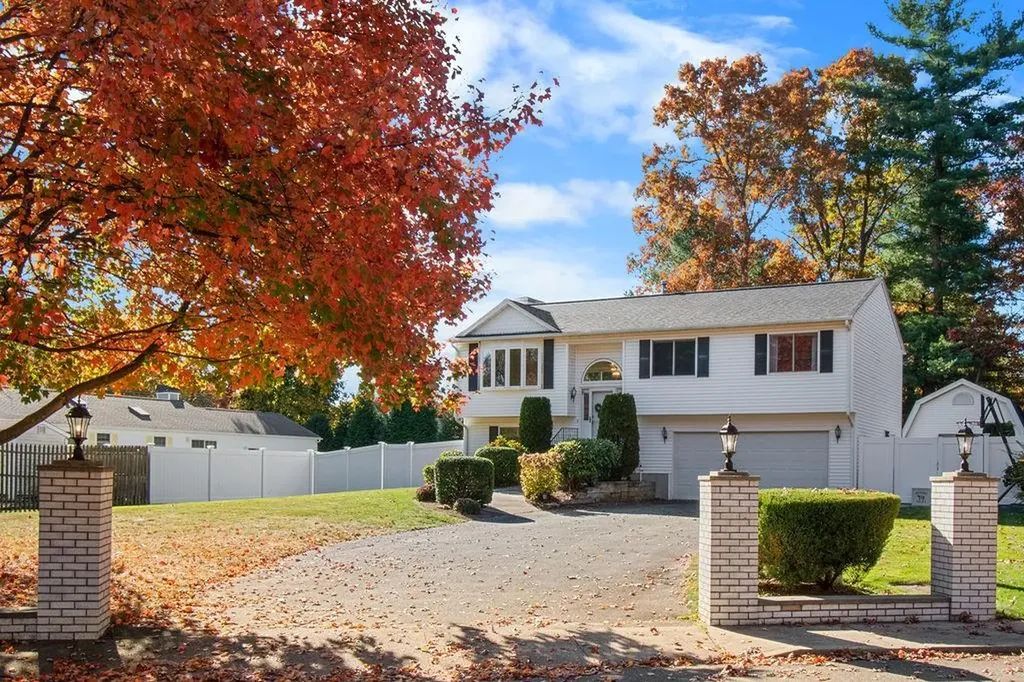 22 Mia Court Warwick RI 02886