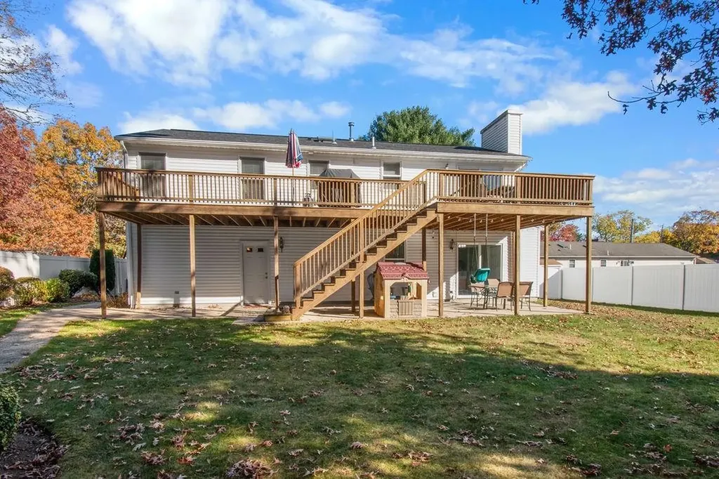 22 Mia Court Warwick RI 02886