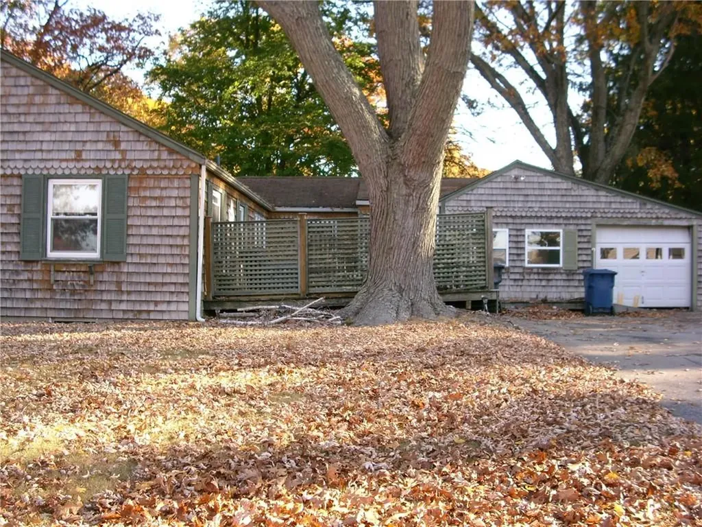 294 Miantonomo Drive Warwick RI 02888