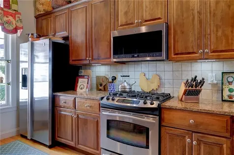 301 Village Road Tiverton RI 02878