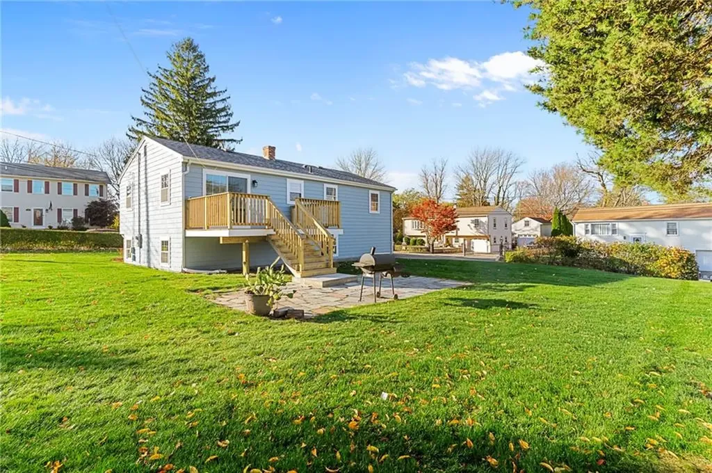 25 Overhill Road Warren RI 02885