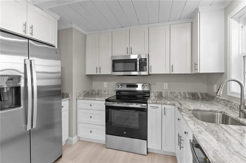25 Overhill Road Warren RI 02885