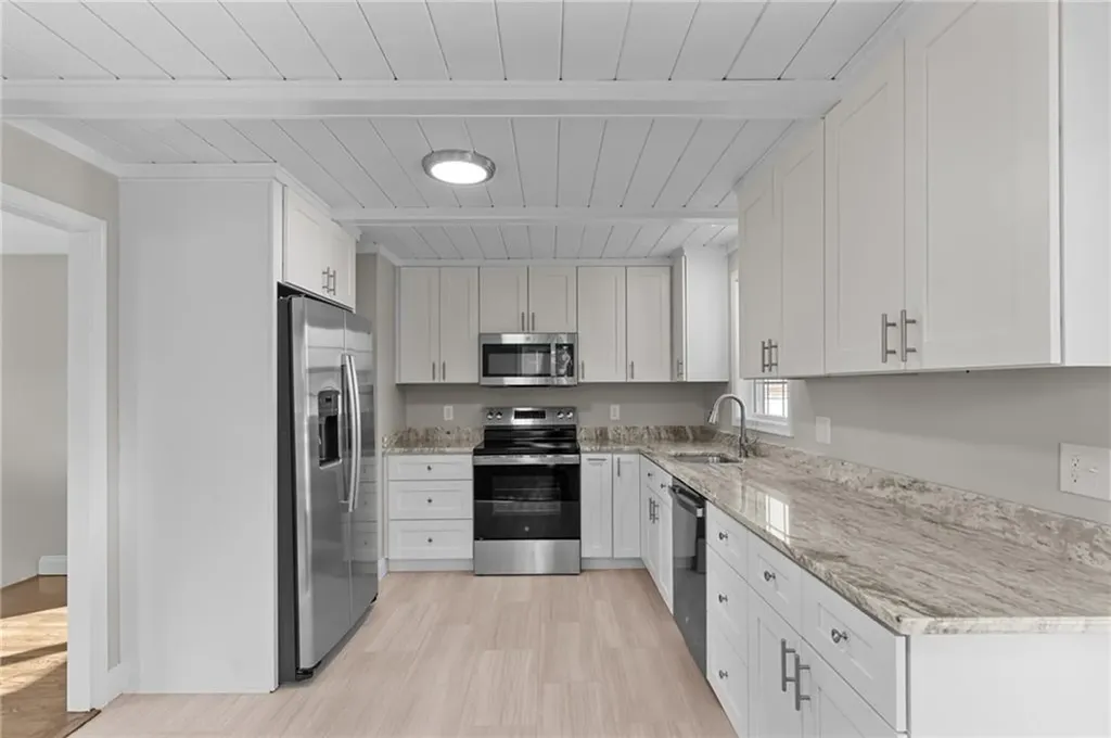 25 Overhill Road Warren RI 02885