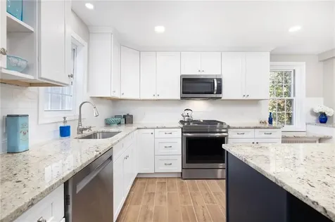 342 Cedar Avenue East Greenwich RI 02818