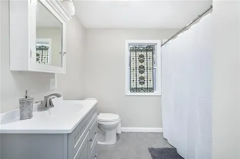 342 Cedar Avenue East Greenwich RI 02818