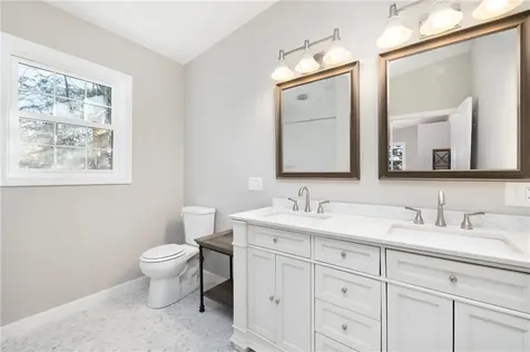 342 Cedar Avenue East Greenwich RI 02818