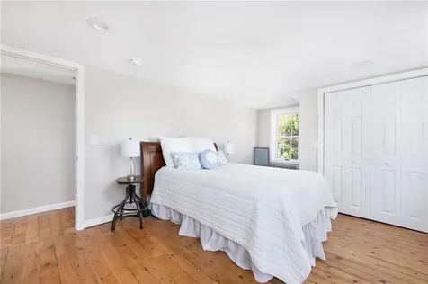 342 Cedar Avenue East Greenwich RI 02818