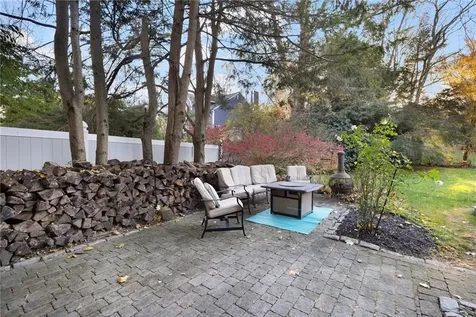 342 Cedar Avenue East Greenwich RI 02818