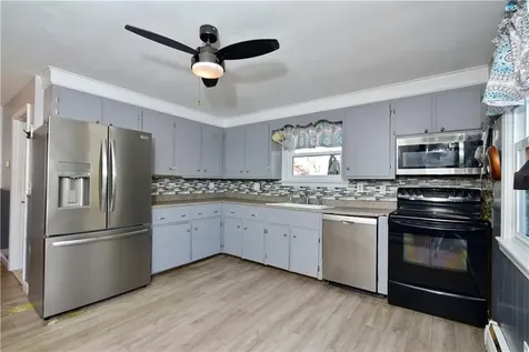 122 Fatima Drive Warren RI 02885