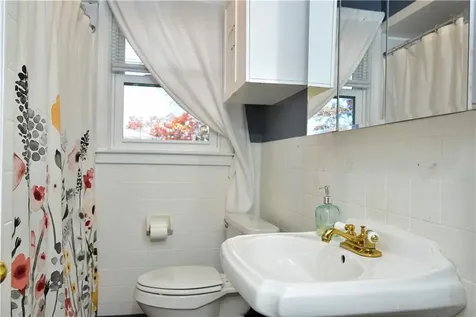 122 Fatima Drive Warren RI 02885