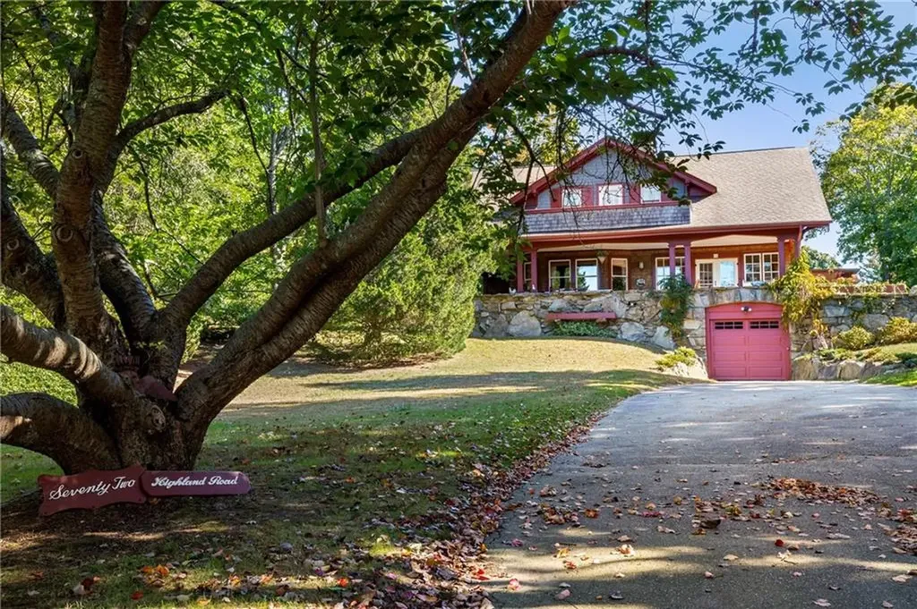 72 Highland Road Bristol RI 02809