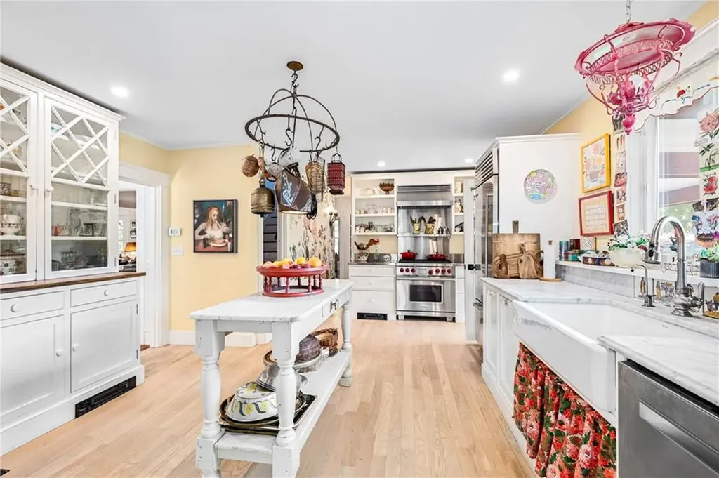 72 Highland Road Bristol RI 02809