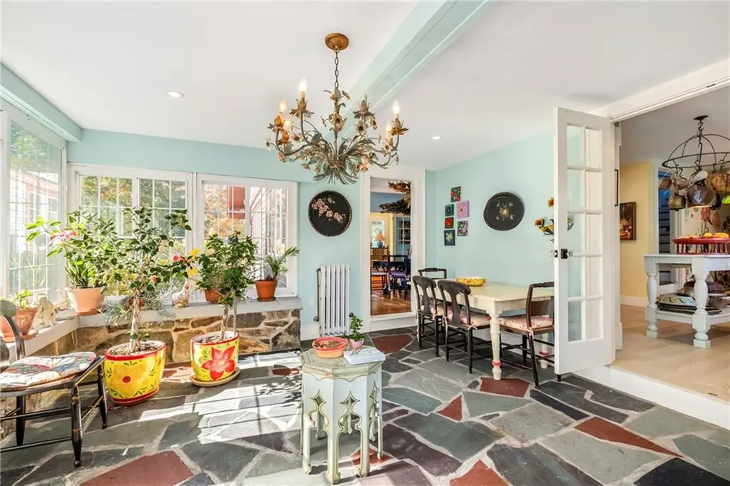 72 Highland Road Bristol RI 02809