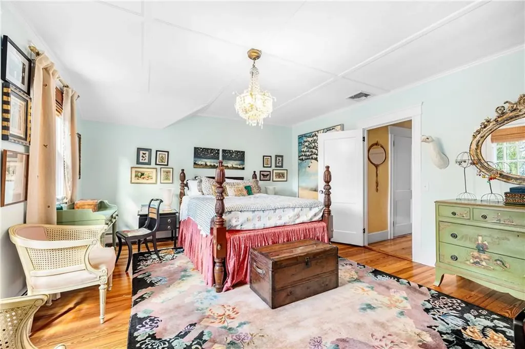 72 Highland Road Bristol RI 02809