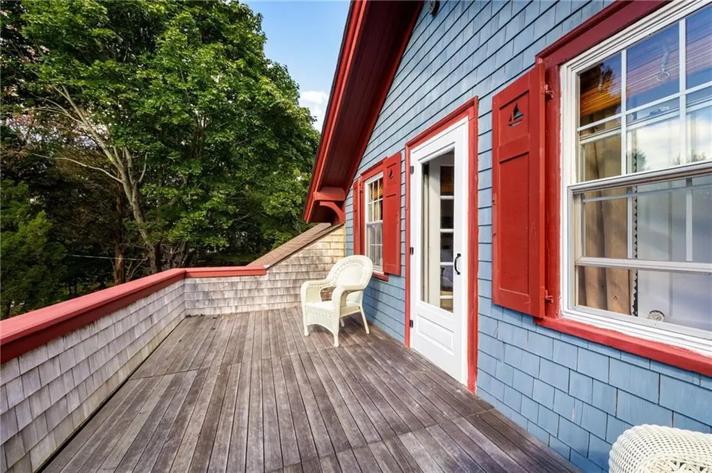 72 Highland Road Bristol RI 02809