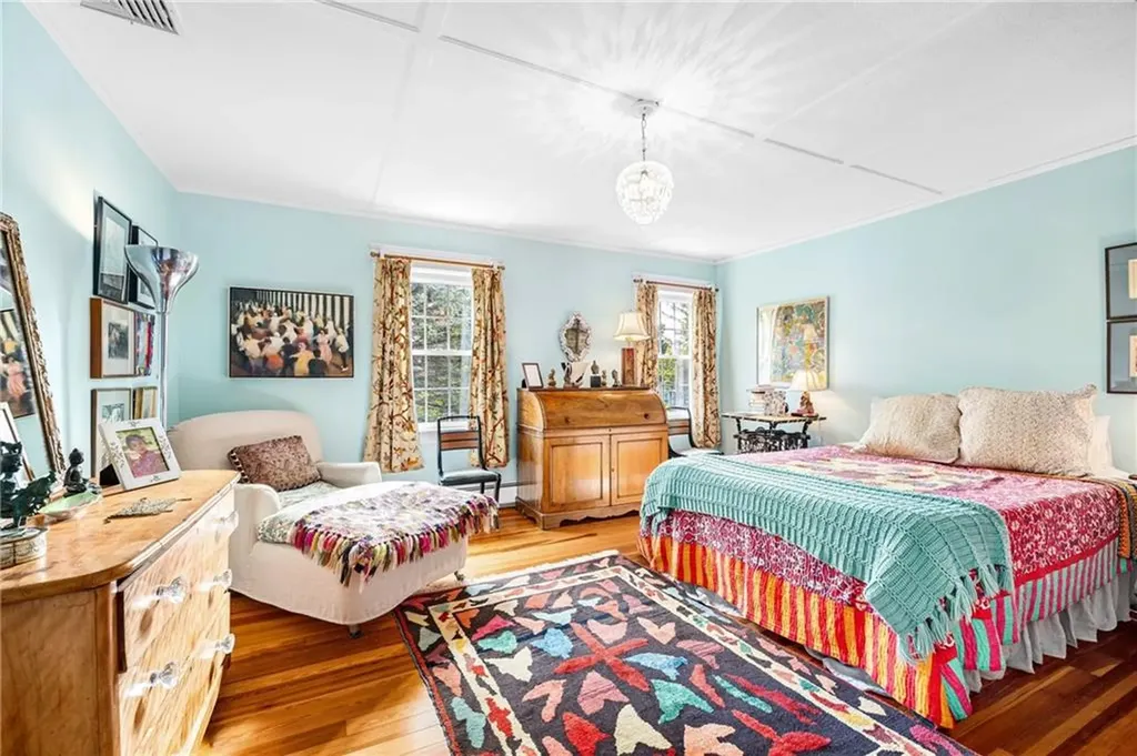 72 Highland Road Bristol RI 02809