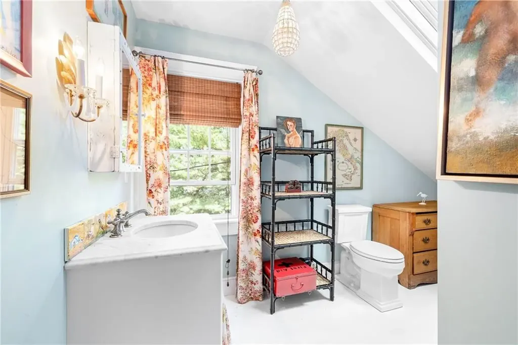 72 Highland Road Bristol RI 02809