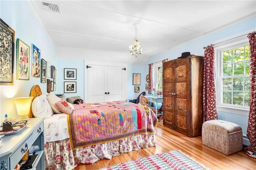 72 Highland Road Bristol RI 02809