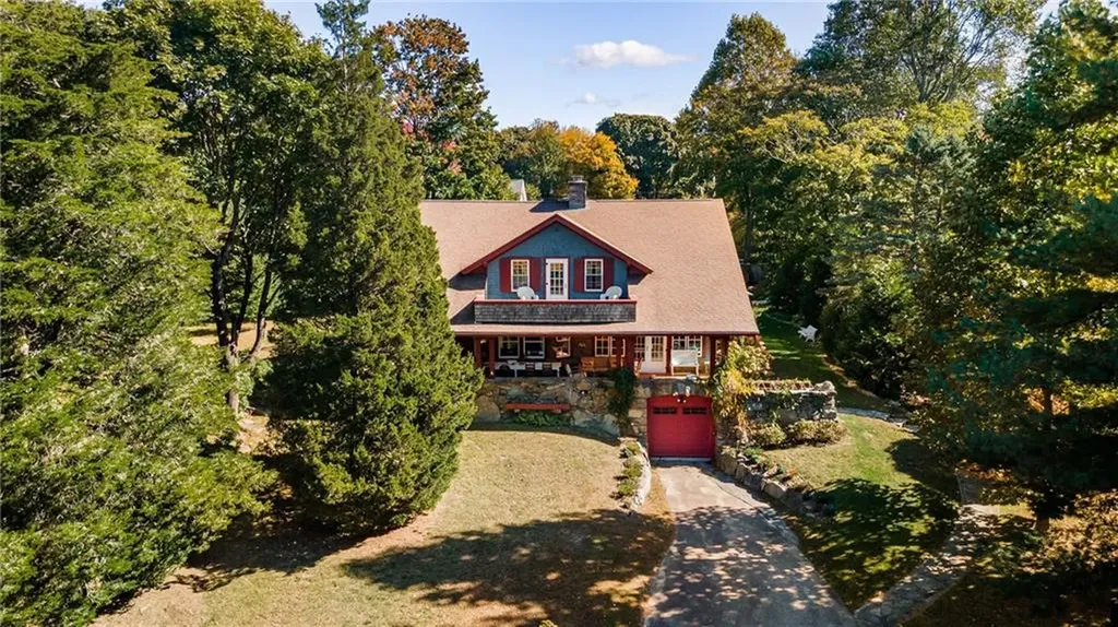 72 Highland Road Bristol RI 02809