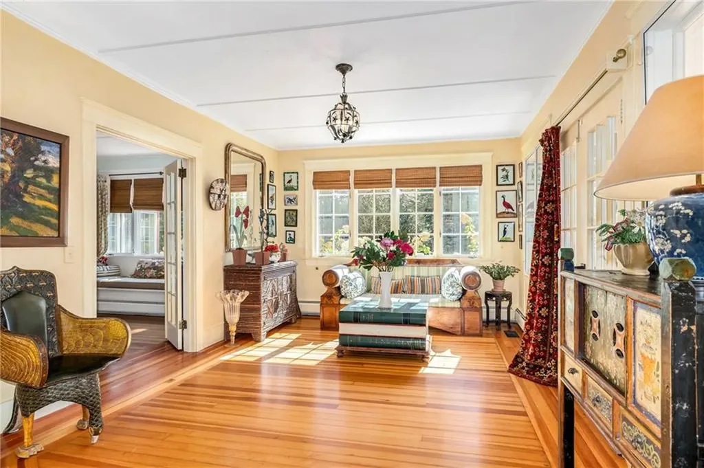72 Highland Road Bristol RI 02809