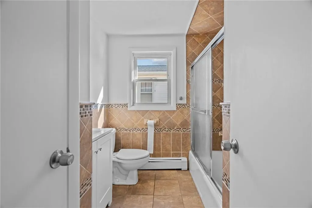 71 Lake Street Cranston RI 02910