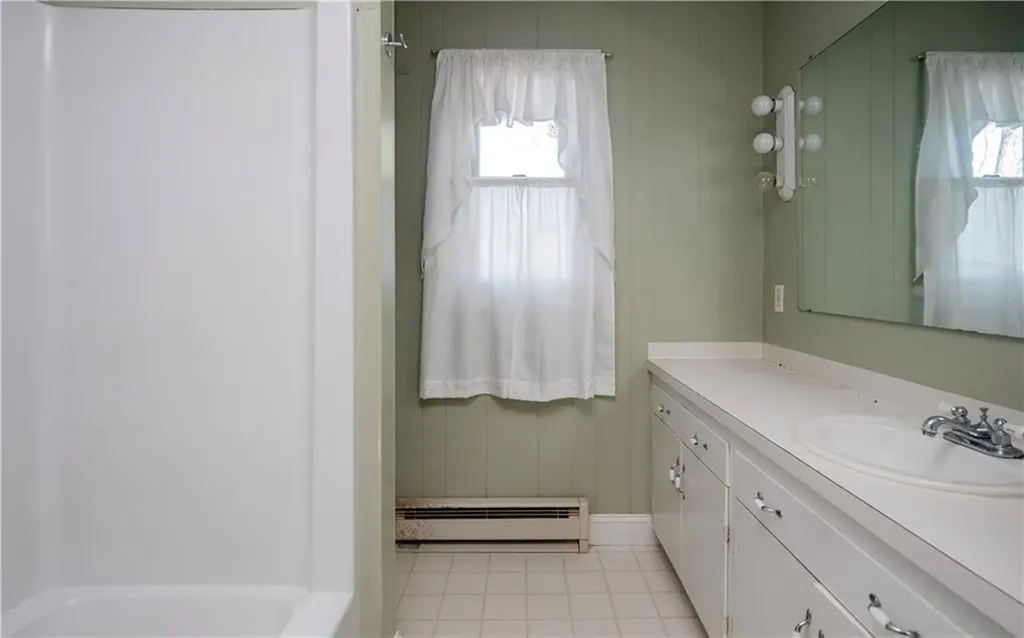 1055 Anthony Road Portsmouth RI 02871
