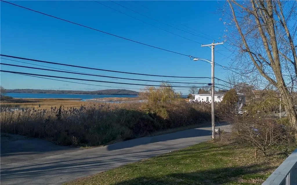 1055 Anthony Road Portsmouth RI 02871