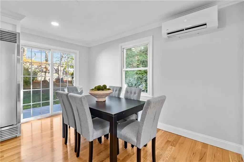 32 Jane Lane Bristol RI 02809