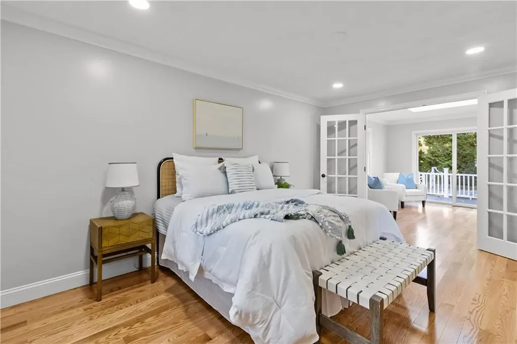 32 Jane Lane Bristol RI 02809