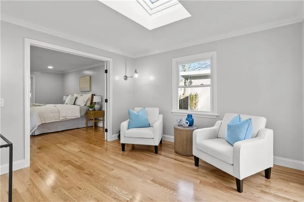 32 Jane Lane Bristol RI 02809