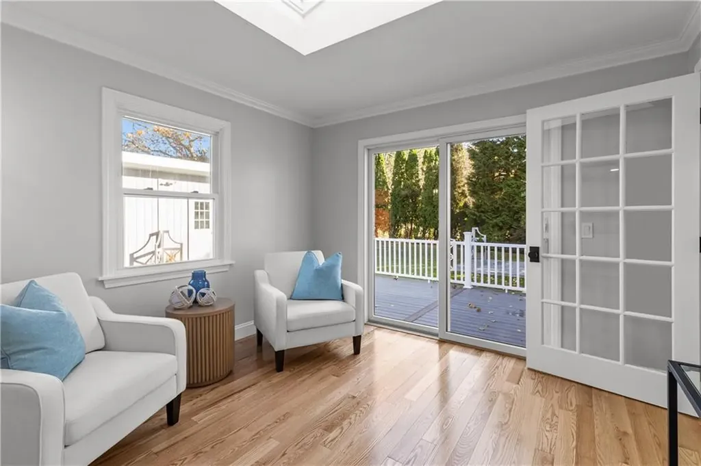 32 Jane Lane Bristol RI 02809