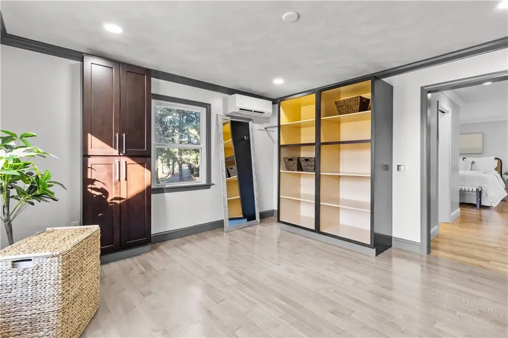 32 Jane Lane Bristol RI 02809