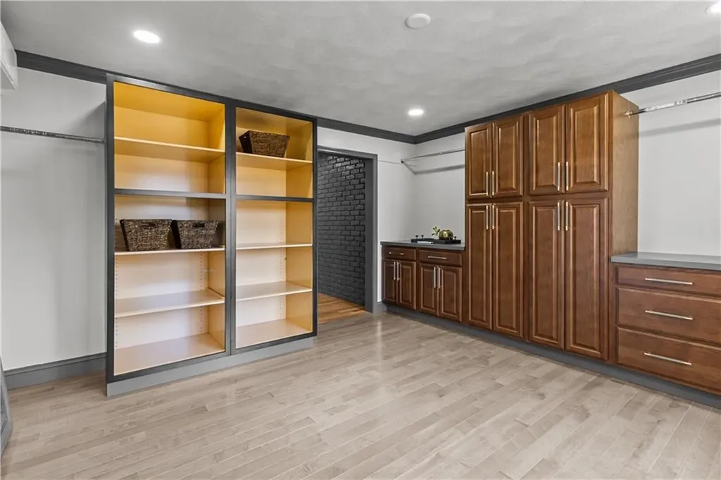 32 Jane Lane Bristol RI 02809