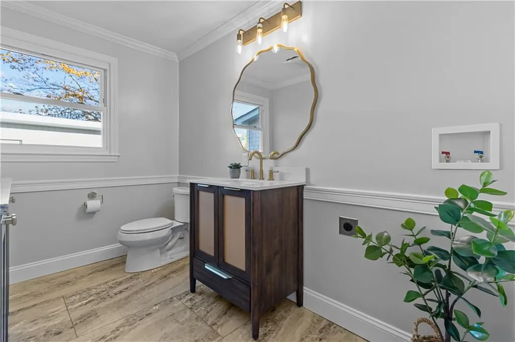 32 Jane Lane Bristol RI 02809