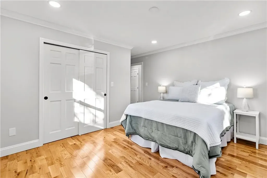 32 Jane Lane Bristol RI 02809