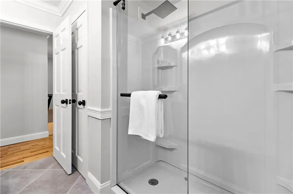 32 Jane Lane Bristol RI 02809