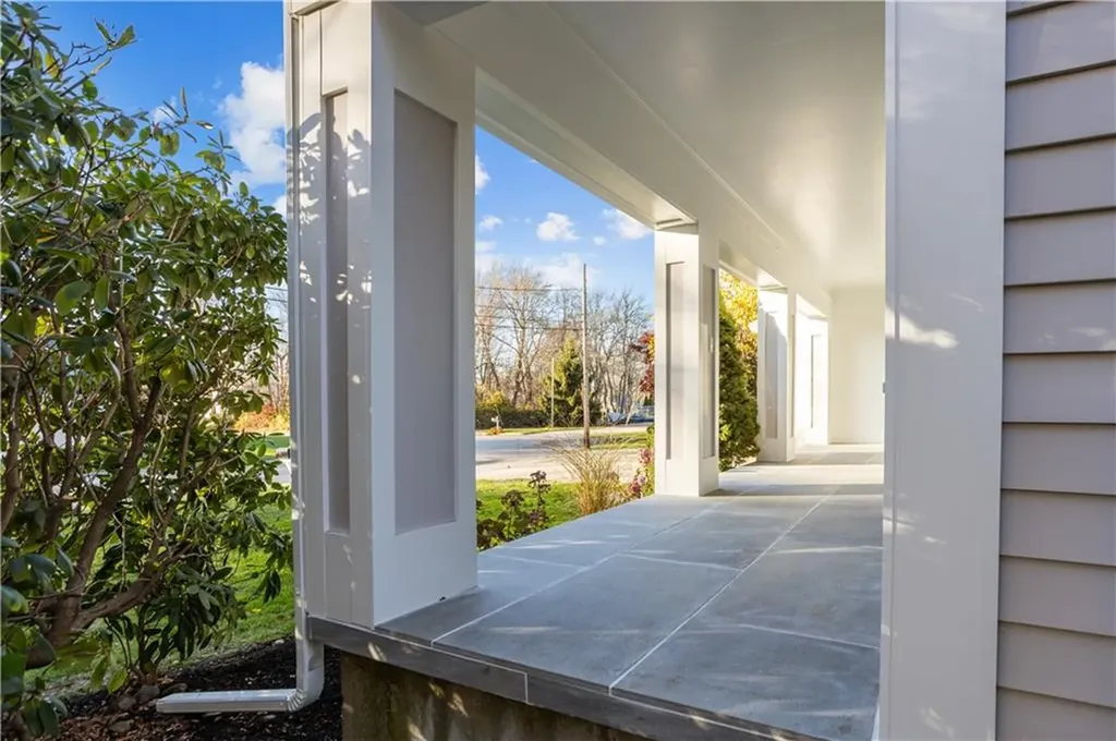 32 Jane Lane Bristol RI 02809