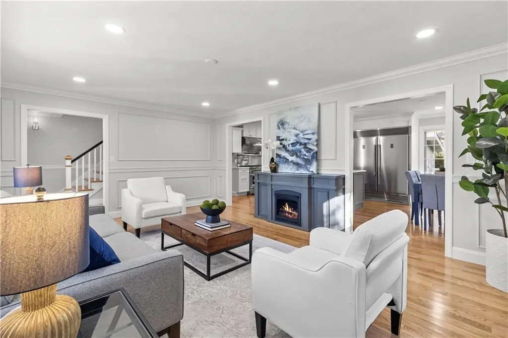 32 Jane Lane Bristol RI 02809