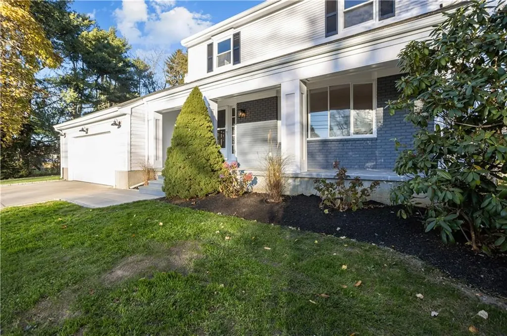 32 Jane Lane Bristol RI 02809