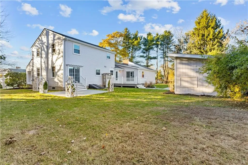 32 Jane Lane Bristol RI 02809
