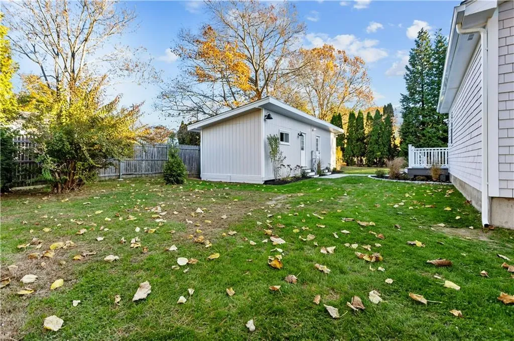 32 Jane Lane Bristol RI 02809